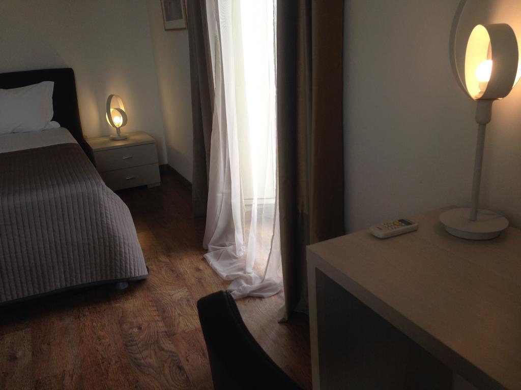 B&B Young Катания Экстерьер фото