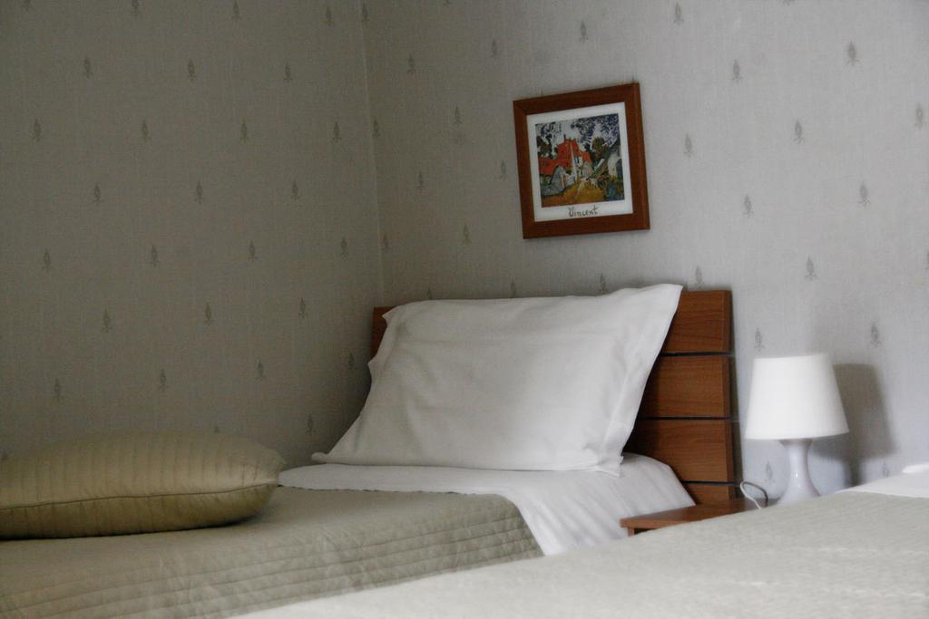 B&B Young Катания Экстерьер фото
